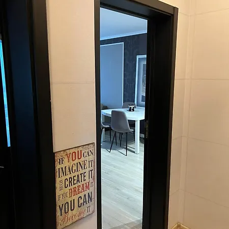 Апартамент Черно И Бяло - 11 Apartment